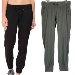The North face gray light weight, jogger pants
